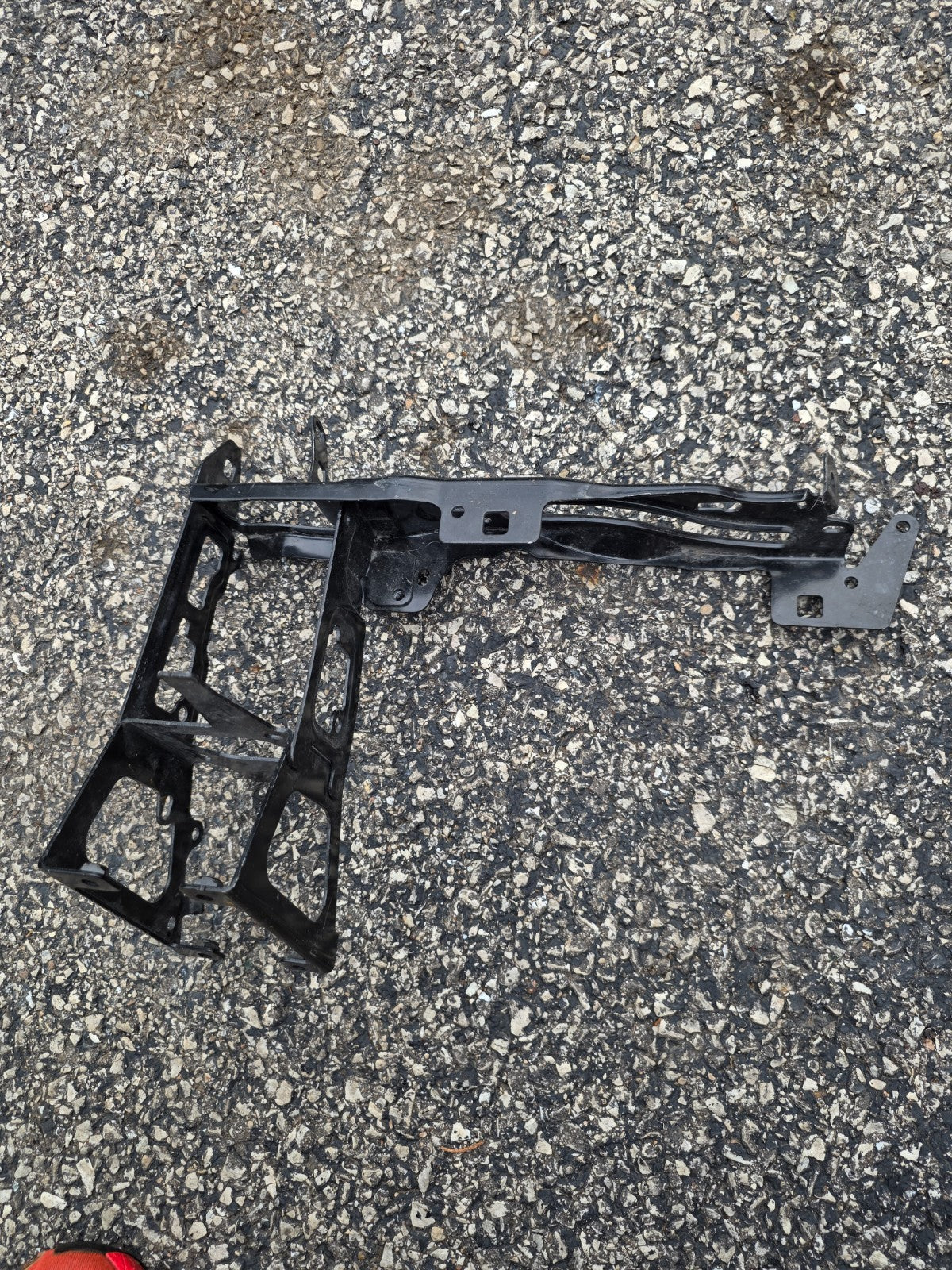 2015-2016 BMW 428I F36 FRONT RIGHT SIDE RADIATOR SUPPORT BRACKET MOUNT OEM