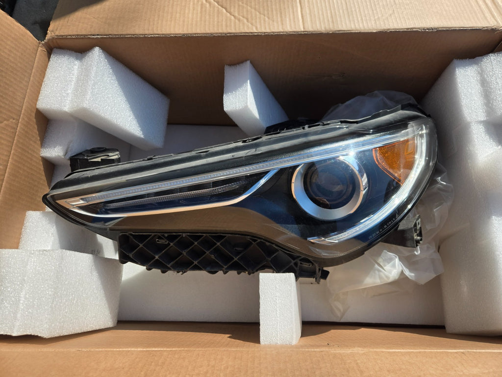 2017-2023 Alfa Romeo Stelvio Front Driver/LH Xenon HID Headlight OEM 50563963