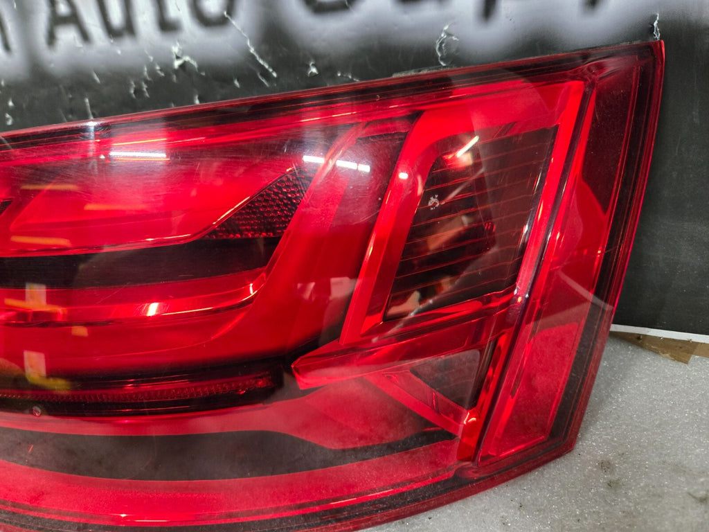 2017 2018 2019 Audi Q7 Tail Light LED RH Rear Right Passenger Side Genuine OEM