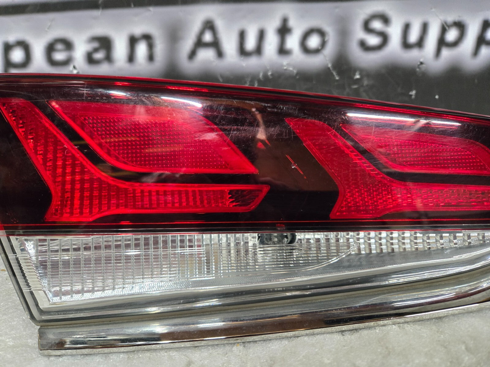 2018 - 2019 Hyundai Sonata Halogen Inner Tail Light Left Driver 92403-C2 OEM