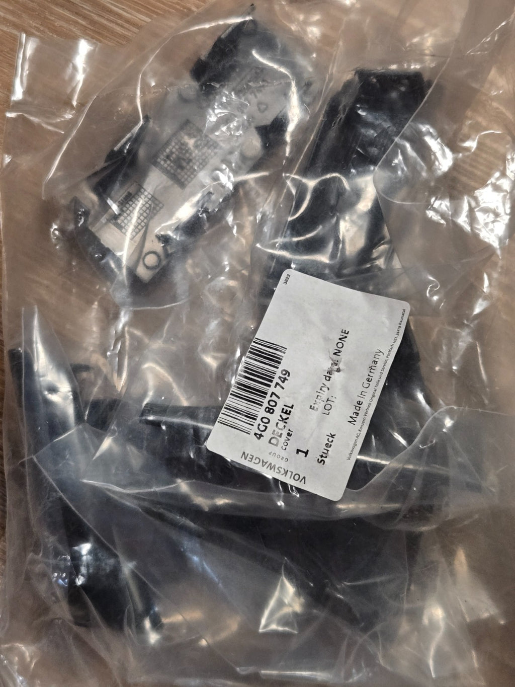 2012–2015 Audi A6 Front Bumper Seal Deckel NEW OEM 4G0807749