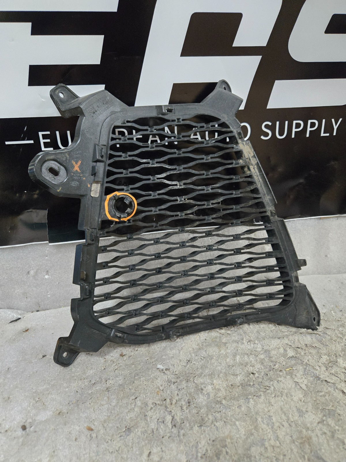 2018 2019 2020 2021 RANGE ROVER SPORT SVR GRILLE LOWER LEFT JK6M-17K947-A OEM