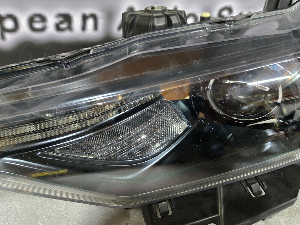 2017 - 2020 Maserati Levante LH Driver Xenon HID Non-AFS Headlight 670034642 OEM