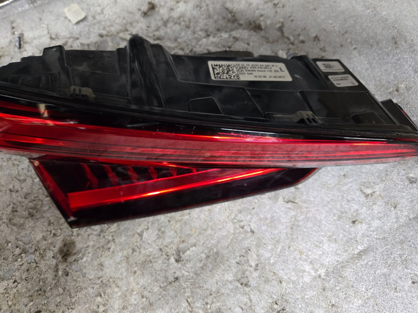 2018-2019 AUDI A5 S5 RS5  REAR LEFT SIDE INNER TAILLIGHT LAMP OEM 8W6945093A