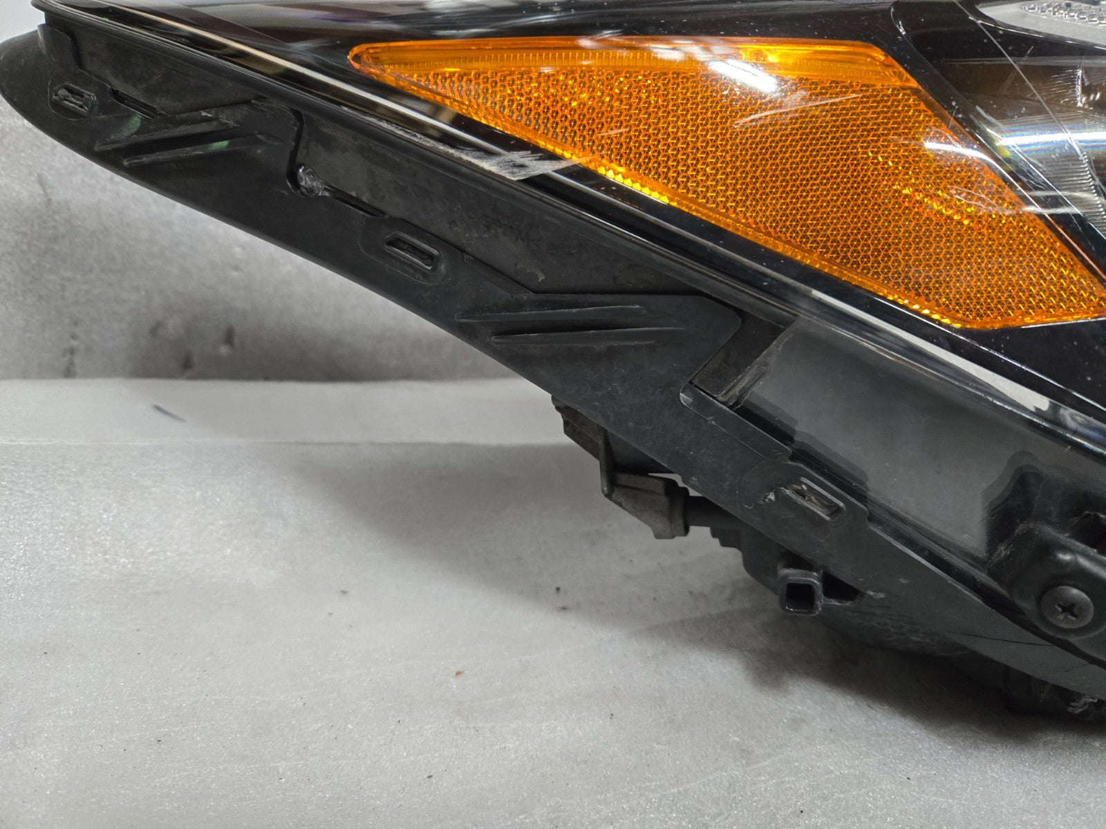 2018-2021 Kia Stinger Non-Adaptive LED Headlight RH Right Passenger OEM