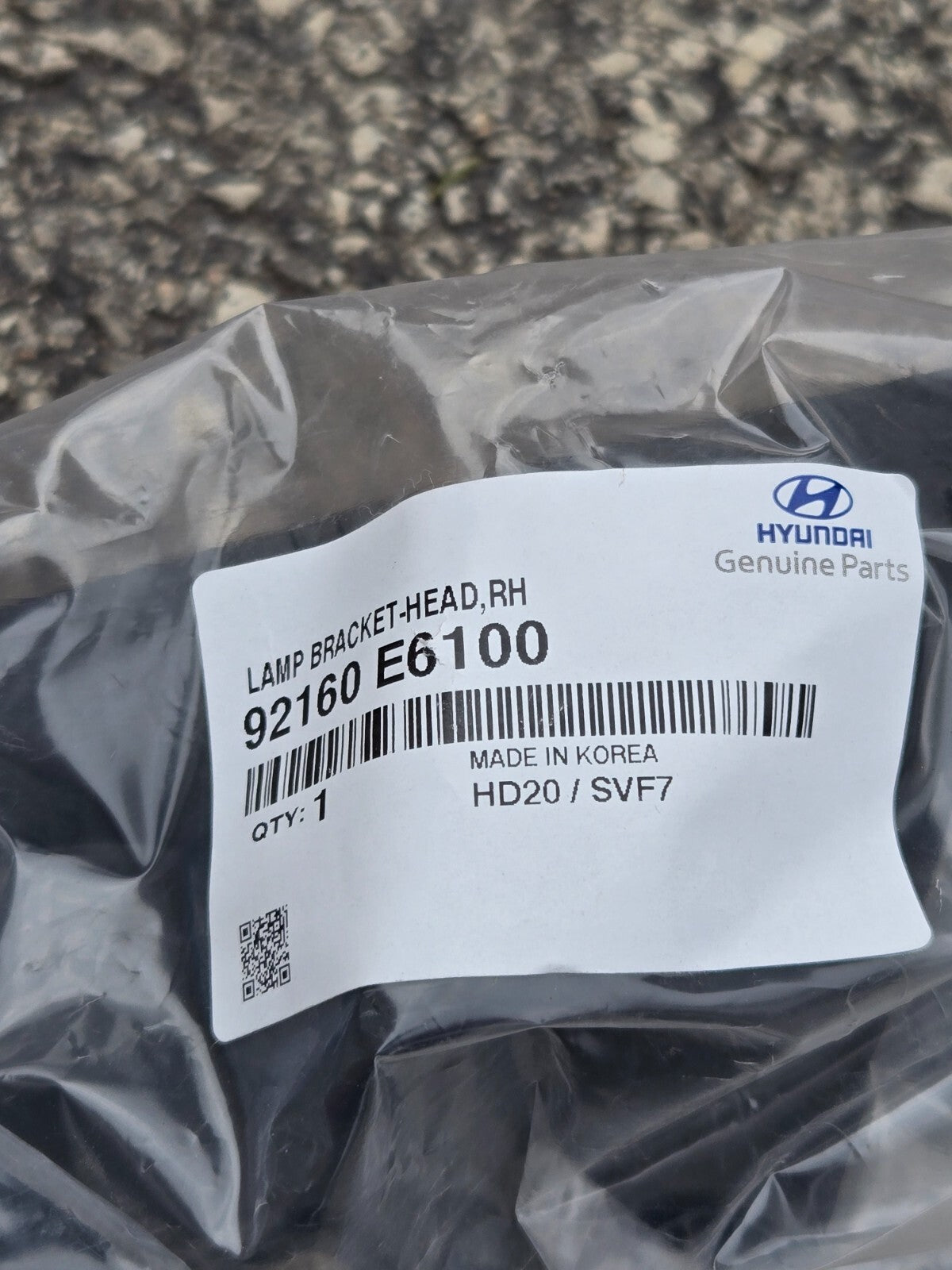 2016-2017 Hyundai Sonata Hybrid 92160-E6100 Headlight Lamp Bracket RH OEM