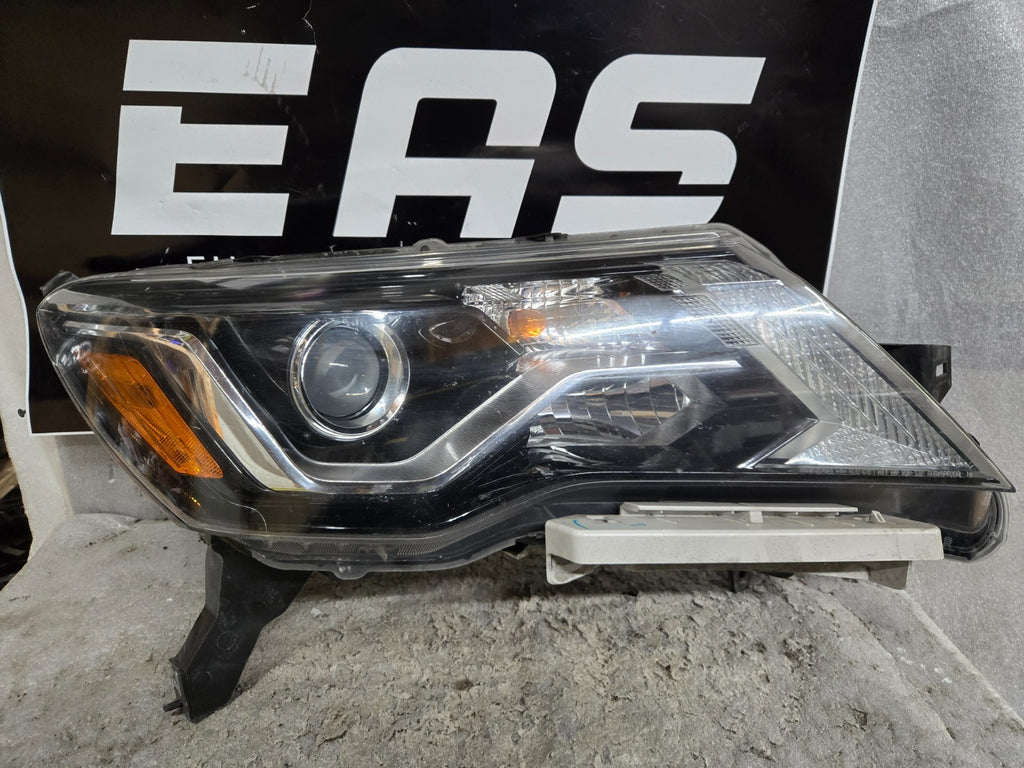 2017-2019 Nissan Pathfinder Right RH Halogen w/LED Headlight 26010-9PF1A OEM