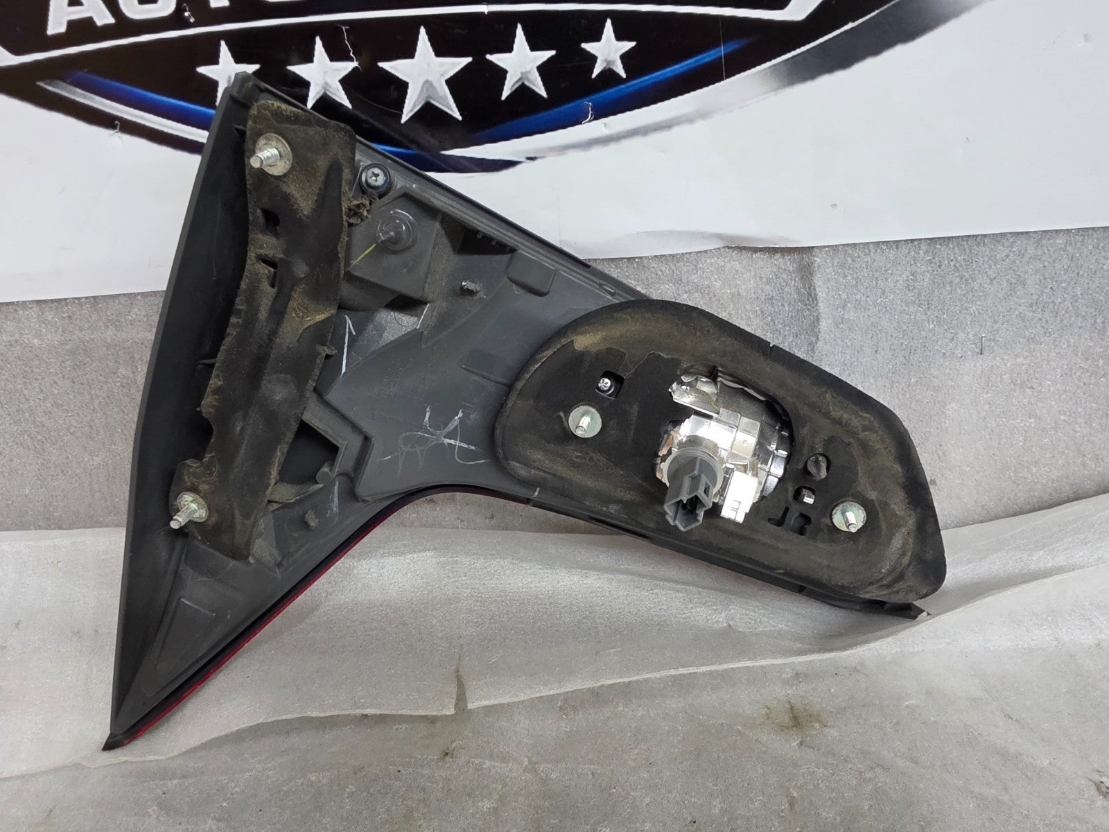 2016-2018 HONDA HR-V HRV RIGHT PASSENGER SIDE RH INNER TAIL LIGHT BRAKE LAMP OEM