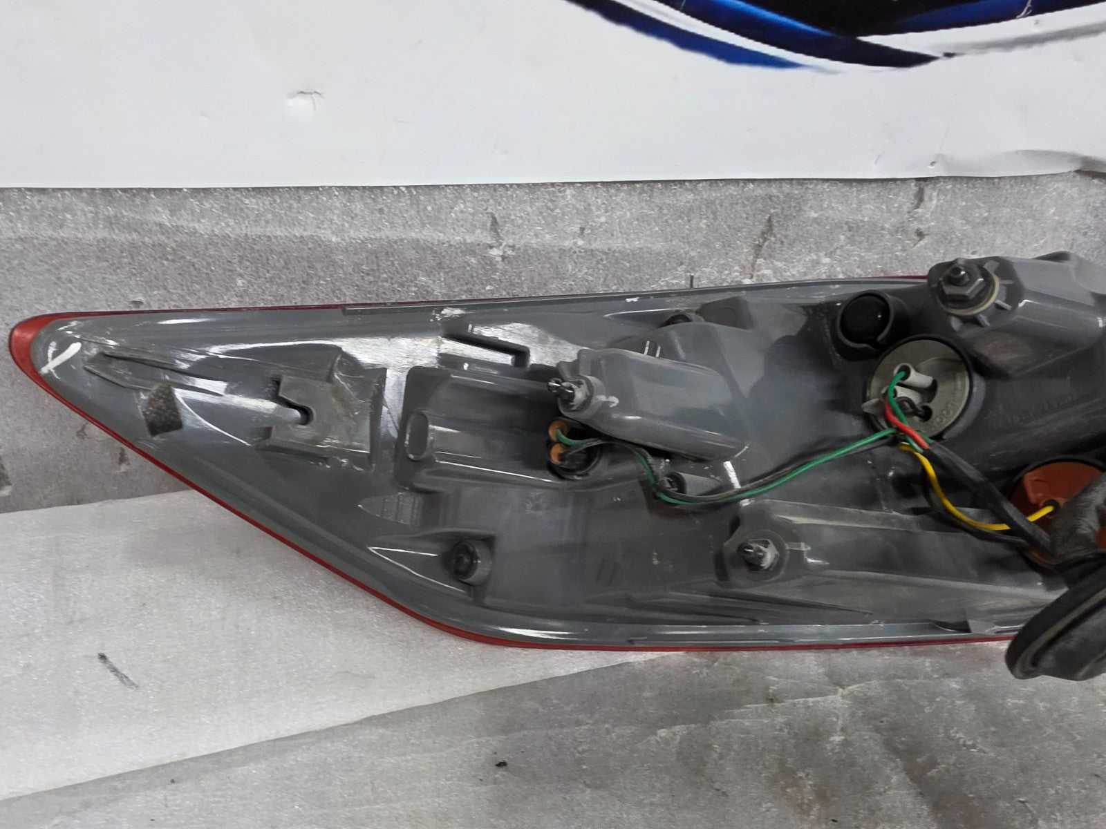 2017 2018 Hyundai Elantra Right Passenger Tail Light Lamp Taillight OEM 92402F30