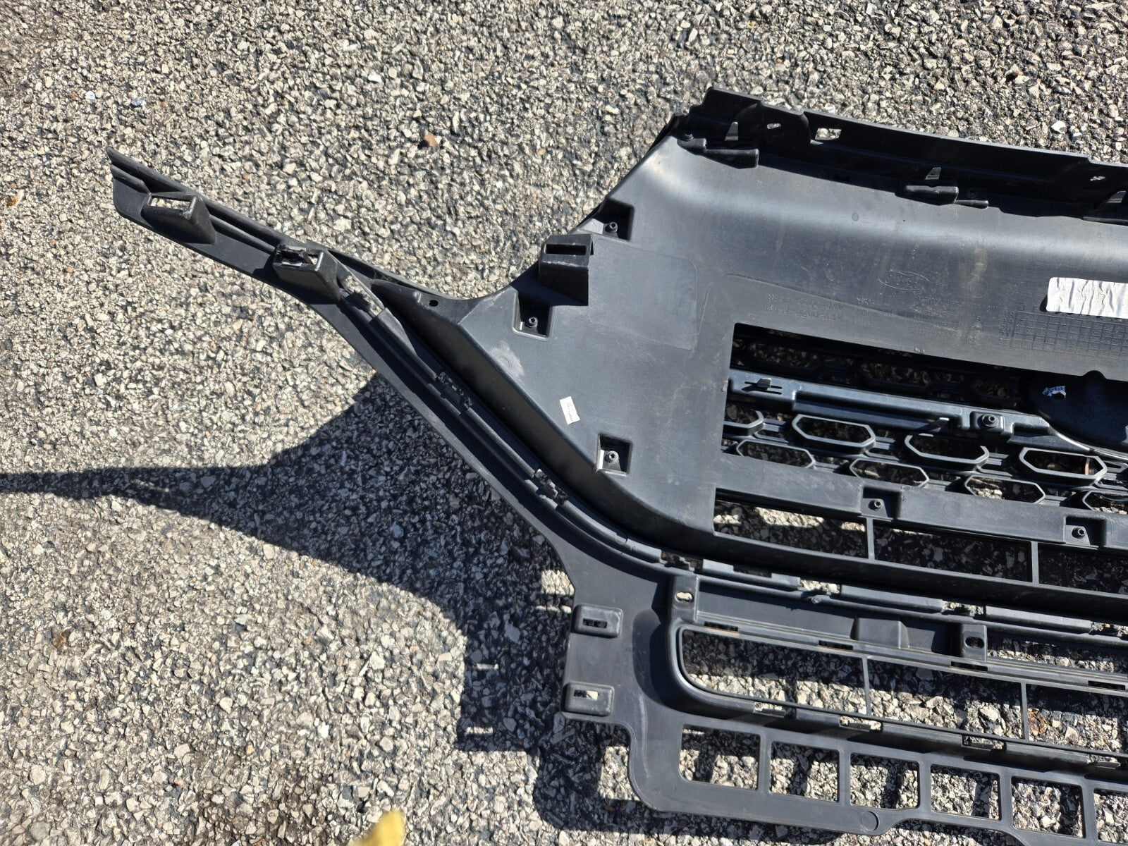 2020 2021 2022 2023 Ford Explorer Grill W/ Emblem LB5B-8200-BD59B8 OEM