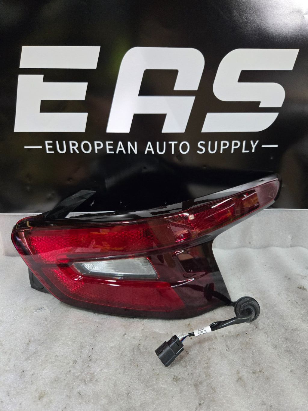 2024-2025 Chevrolet Trax Rear Right Passenger Side LED Tail Light Brake Lamp OEM