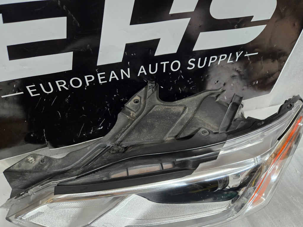 2018-2021 Chevrolet Traverse Xenon HID Headlight Left LH Driver OEM 84721414