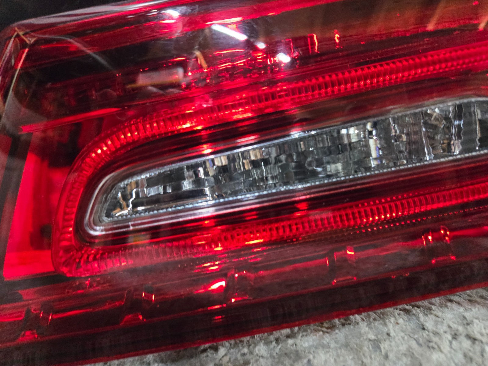 2017-2020 ACURA MDX Right RH Taillight Liftgate Mounted OEM 34150-TZ5-H02