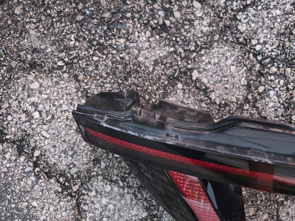 2022-2024 Hyundai Tucson Rear Tail Light Bar 92403-N9150 OEM w/ Camera