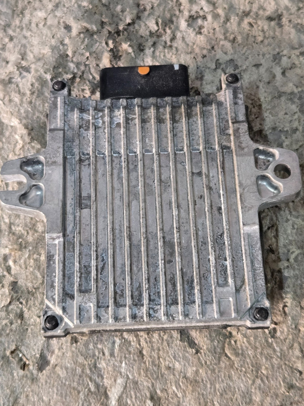 2022-2024 Nissan Rogue Valve Transmission Control Module 237F0-6RC2A OEM