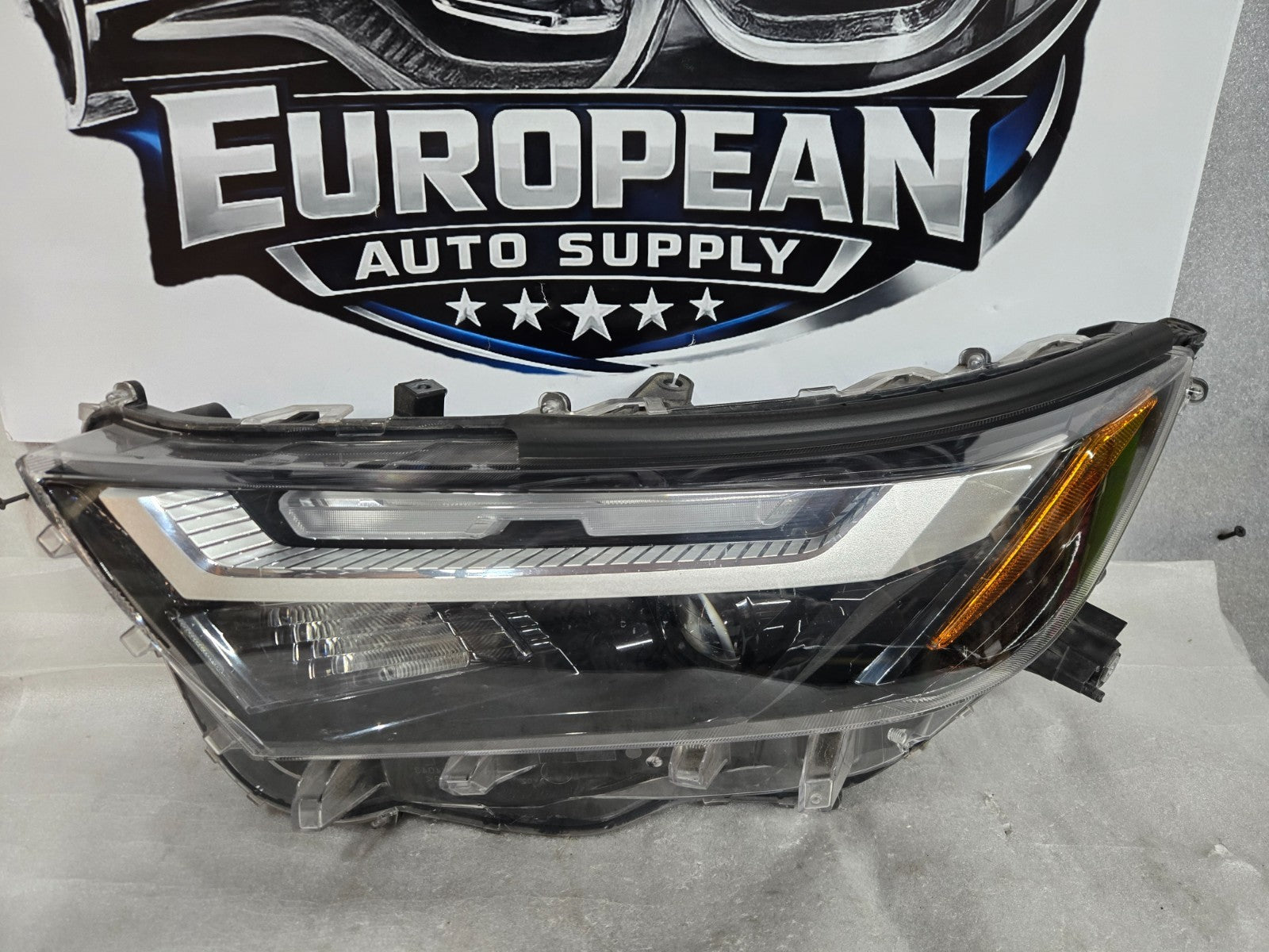 2022-2024 TOYOTA RAV4 XLE LEFT LH DRIVER HEADLIGHT LED OEM 811500R35000