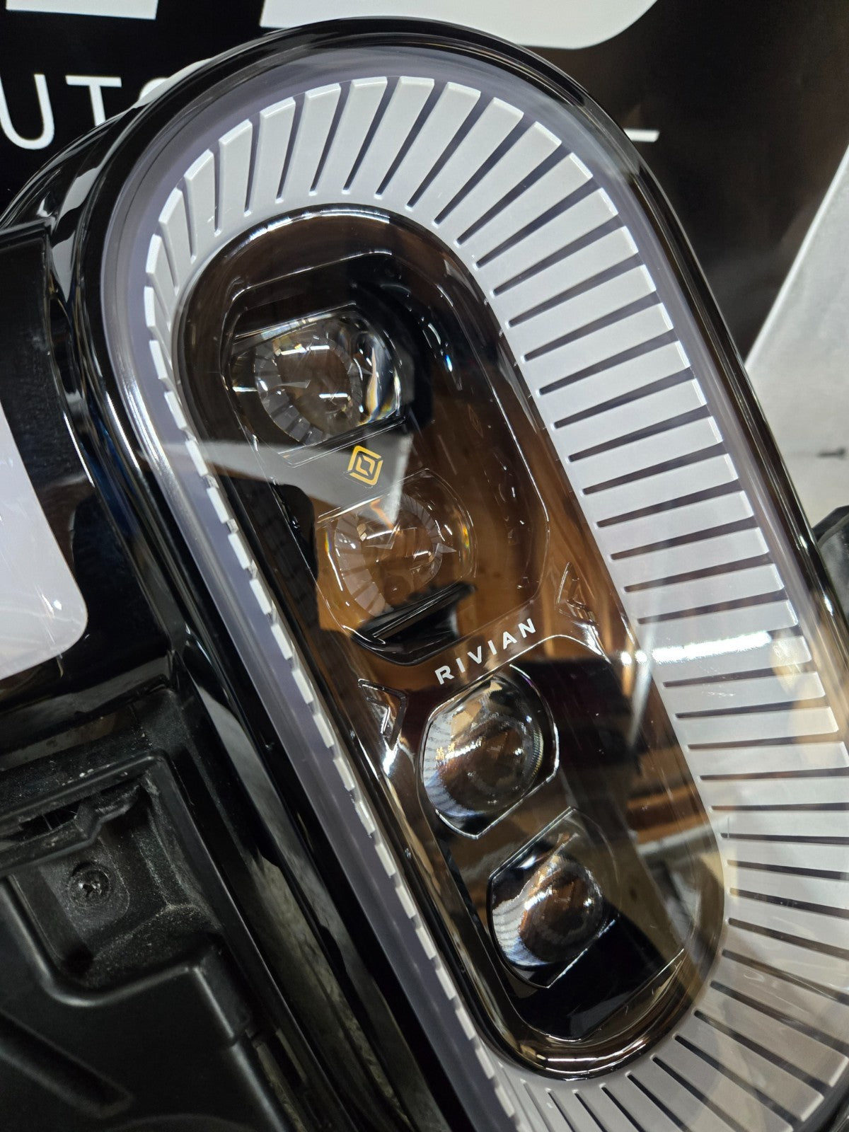 2022-2024 Rivian R1T R1S Right RH Passenger Headlight LED All Tabs OE PT00000464