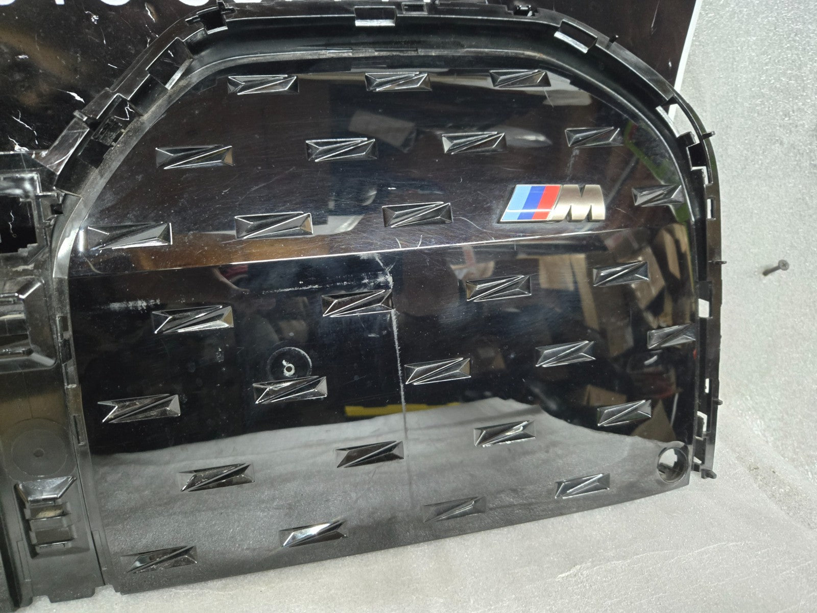 2021 2022 2023 2024 BMW I4 G26 FRONT BUMPER UPPER GRILL M SPORT OEM 5113188013