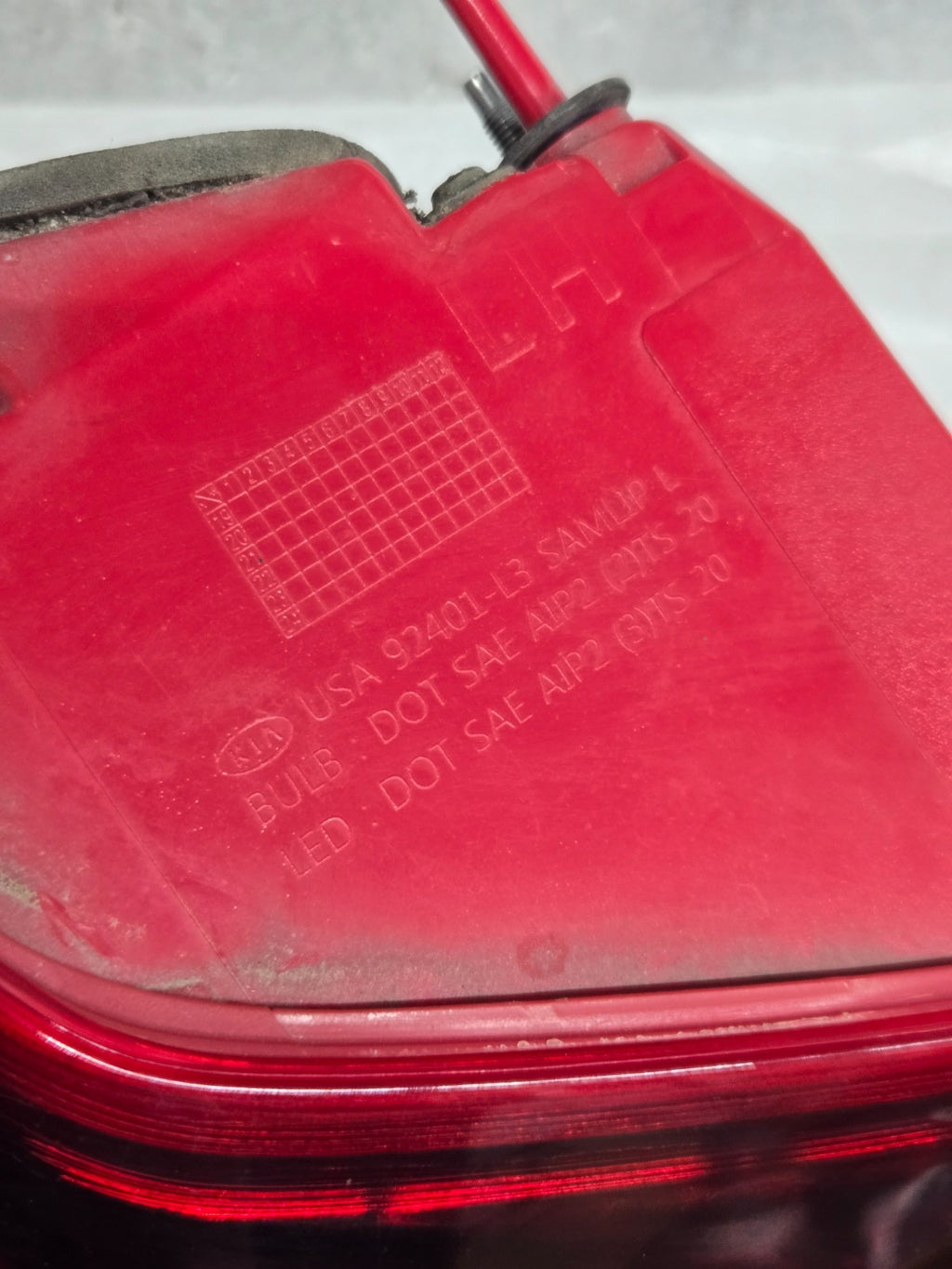 2021-2024 KIA K5 REAR LEFT DRIVER SIDE OUTER TAIL LIGHT TAILLIGHT LAMP 92401-L3