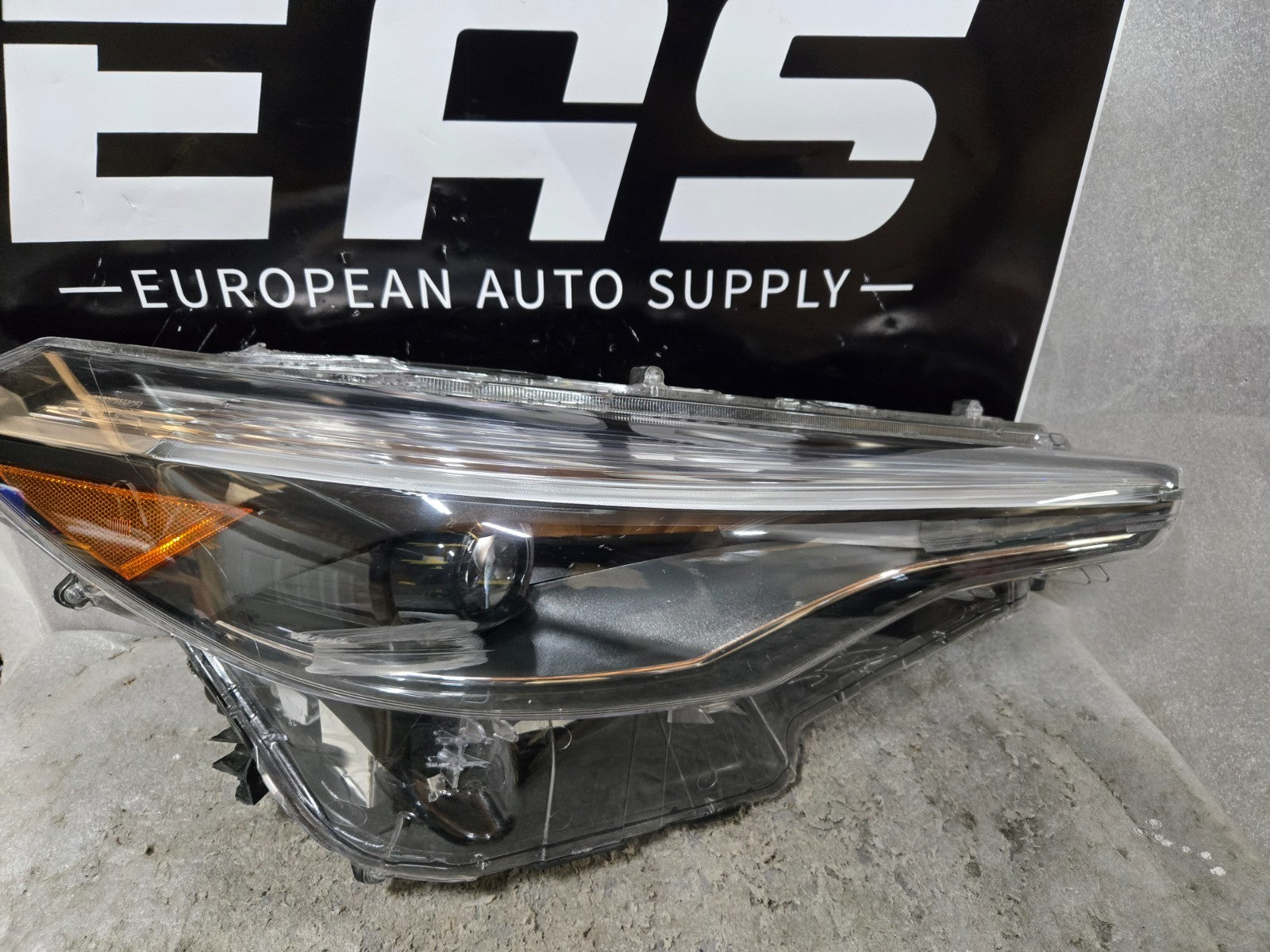 2022 - 2024 Toyota Corolla Cross XLE RIGHT LED Headlight Non-AFS 81110-0A240 OEM
