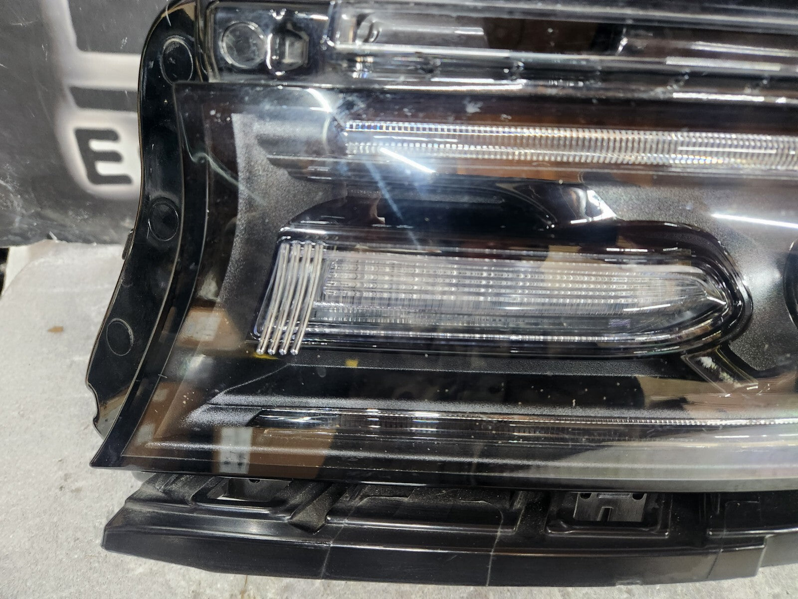 2015-2020 Dodge Charger Hellcat Xenon Headlight Left Driver LH 68410317AD OEM