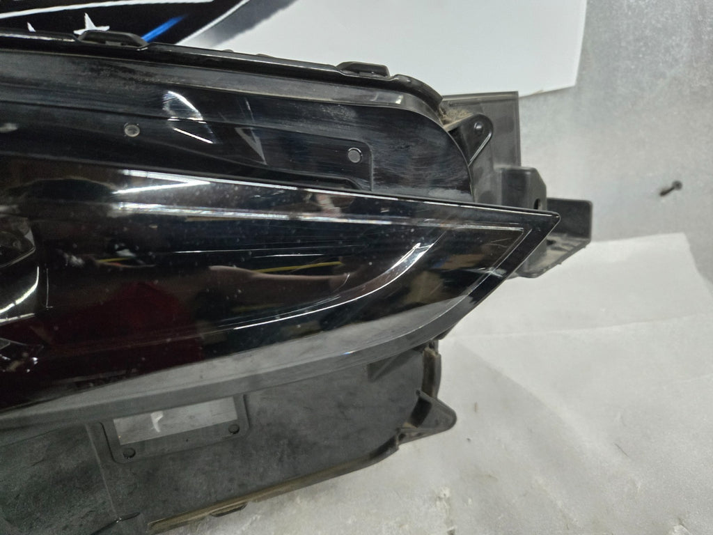 2020-2023 Mazda CX30 Right Passenger WITH Adaptive LED Headlight OEM DGJ1-51030