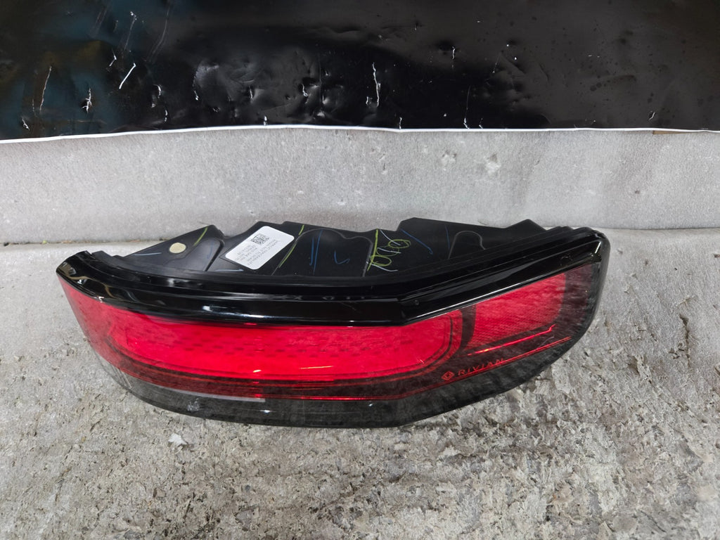 2022-2024 Rivian R1T LED Tail Light Lamp Right Passenger PT00003888 OEM