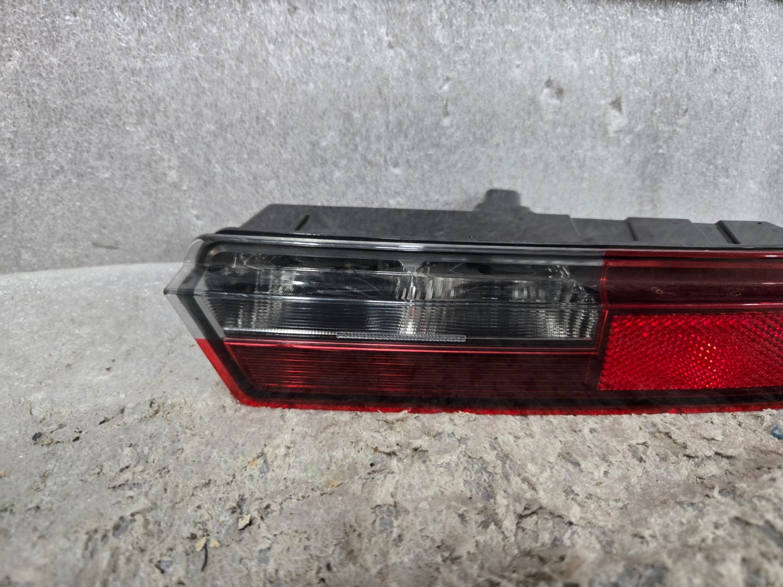 2022 2023 BMW IX REAR LOWER LEFT DRIVER BUMPER LIGHT LAMP H1795377908 OEM