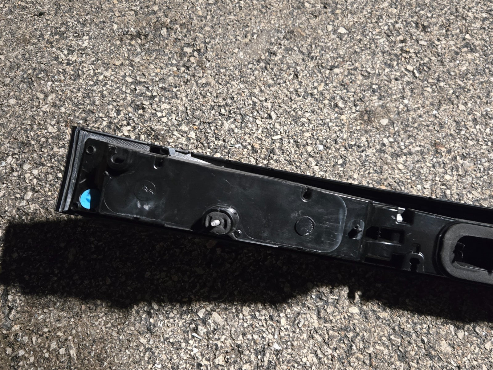 2022 - 2026 Range Rover L460 Rear Tailgate Center Panel M8E215C436BP OEM