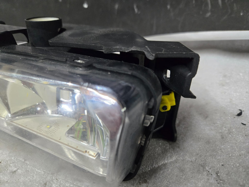 2013 - 2017 Land Rover Range Rover HSE Left Driver Fog Light OEM CK52-15201-AB