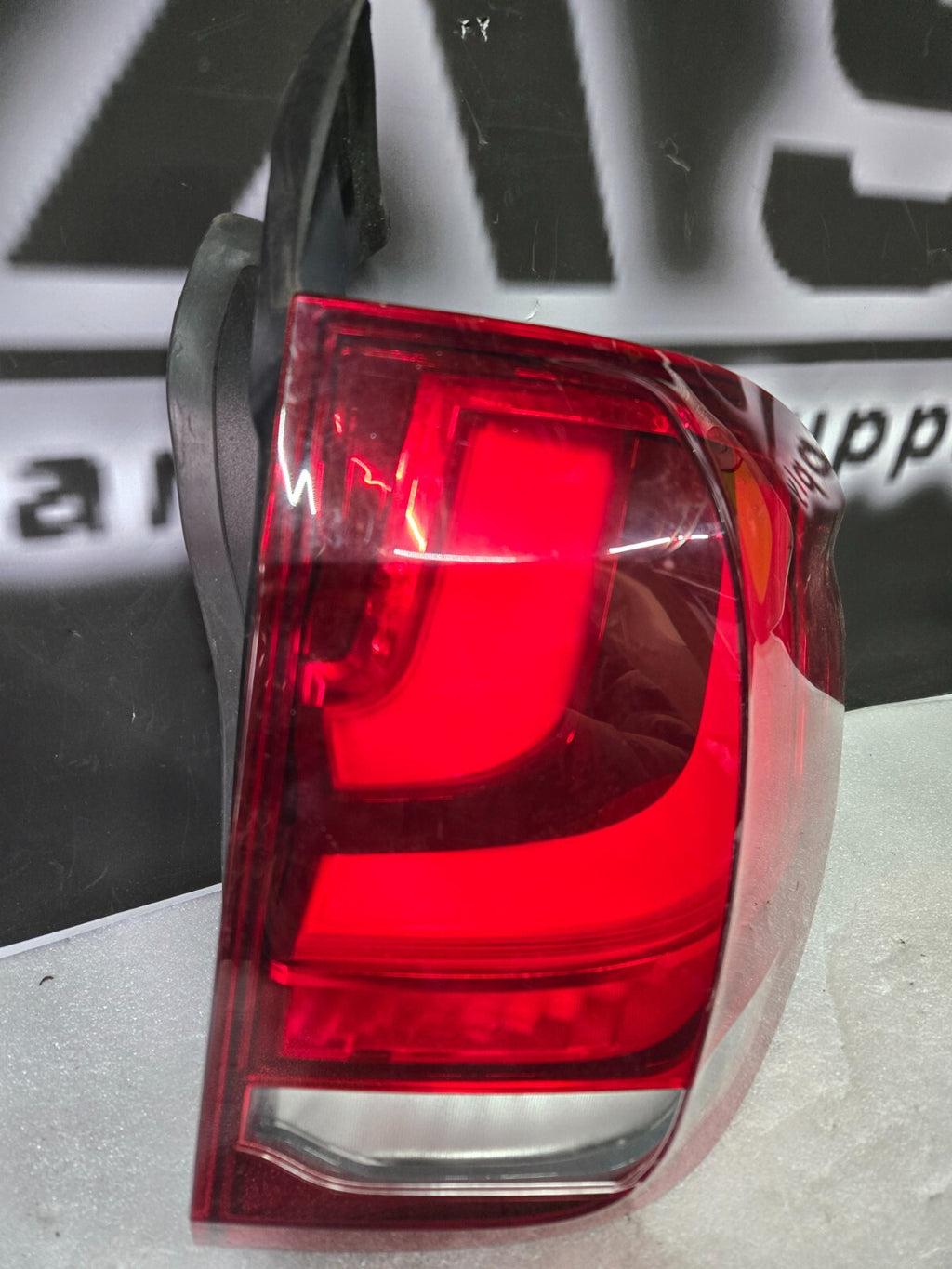 2014-2018 BMW X5 Right RH Passenger Outer Tail Light 011297-04 OEM 63217290104
