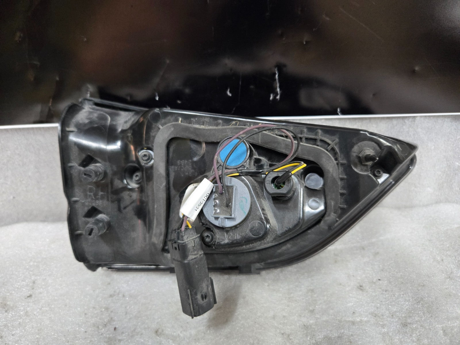 2019-2021 FORD ESCAPE REAR Right Passenger TAIL LIGHT LAMP OEM LJ6B-13A602-AL