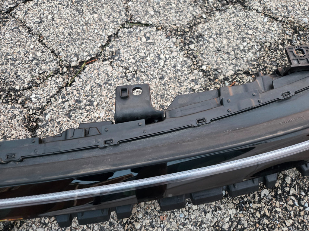2024 2025 HYUNDAI SONATA FRONT LED DAYTIME RUNNING LIGHT BAR OEM 92209-L1550