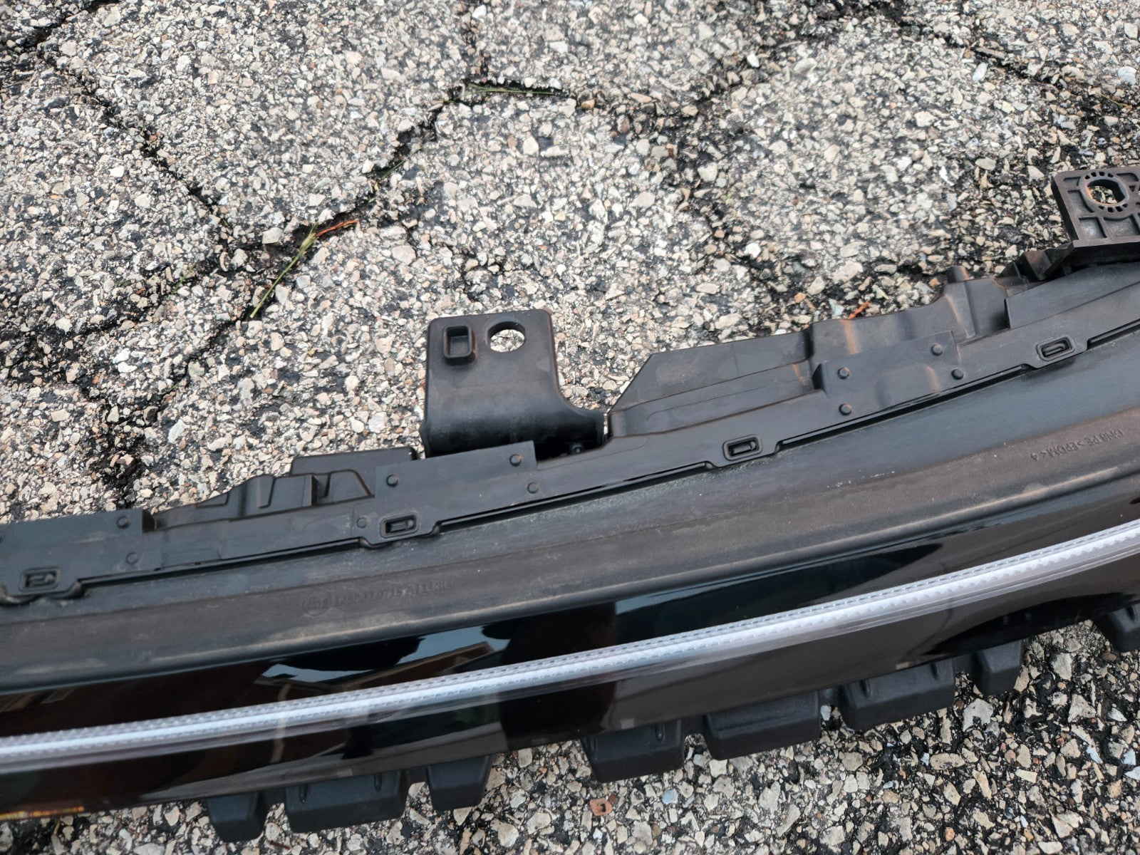2024 2025 HYUNDAI SONATA FRONT LED DAYTIME RUNNING LIGHT BAR OEM 92209-L1550