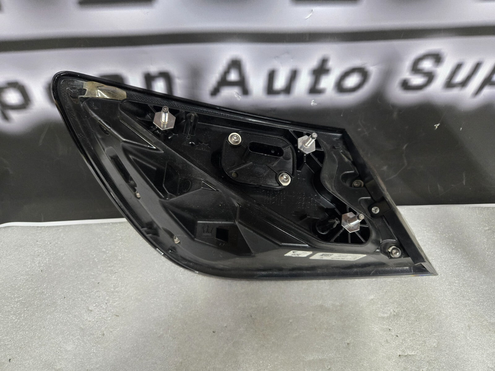 2021 2022 Maserati Quattroporte M156 LED Tail Light Lamp Right RH 20210204 OEM