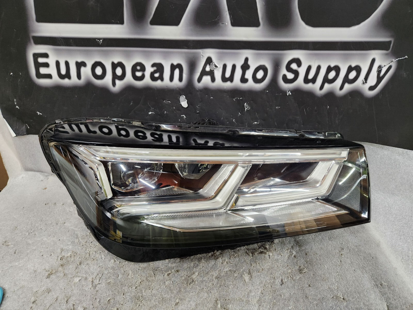 2018 - 2020 AUDI SQ5 RIGHT PASSENGER SIDE FULL LED HEADLIGHT 80A941034B OEM