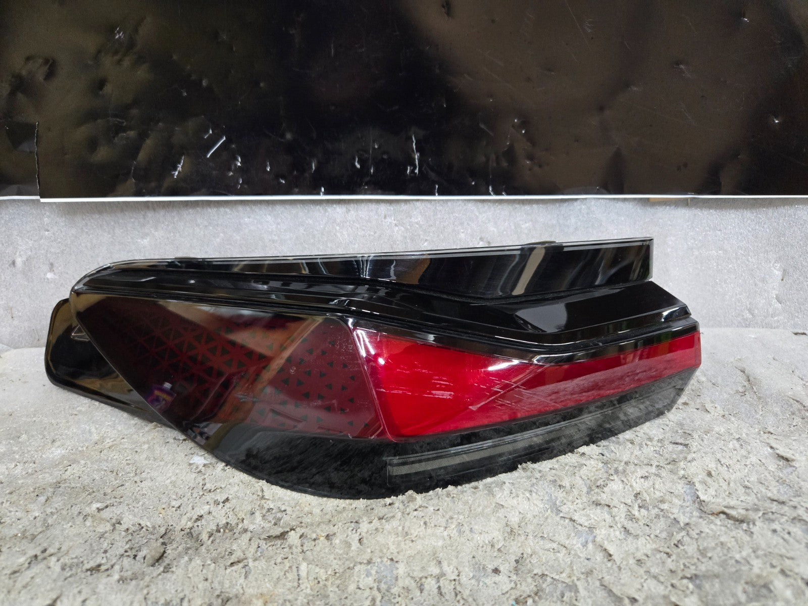 2023 2024 BMW i7 TAIL LIGHT LEFT LH DRIVER H35A3CD4105 OEM
