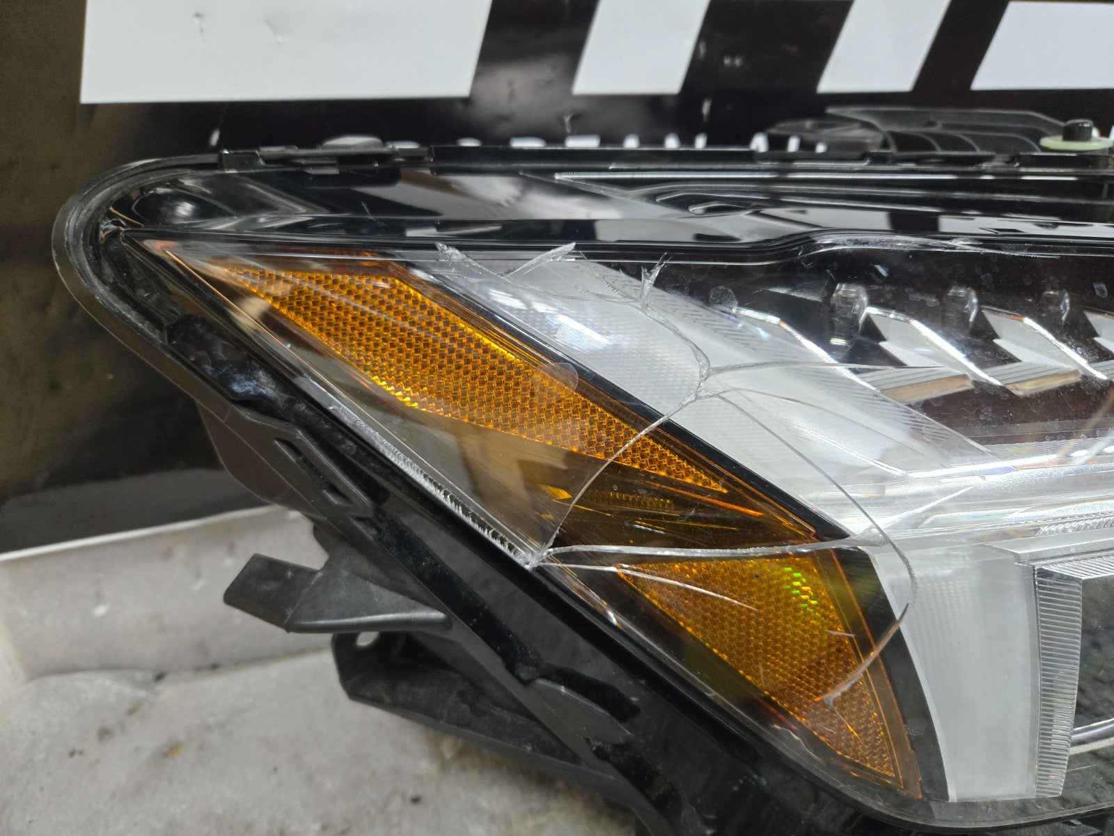 2023-2025 Polestar 2 Right RH Passenger Side LED Headlight OEM P32392332
