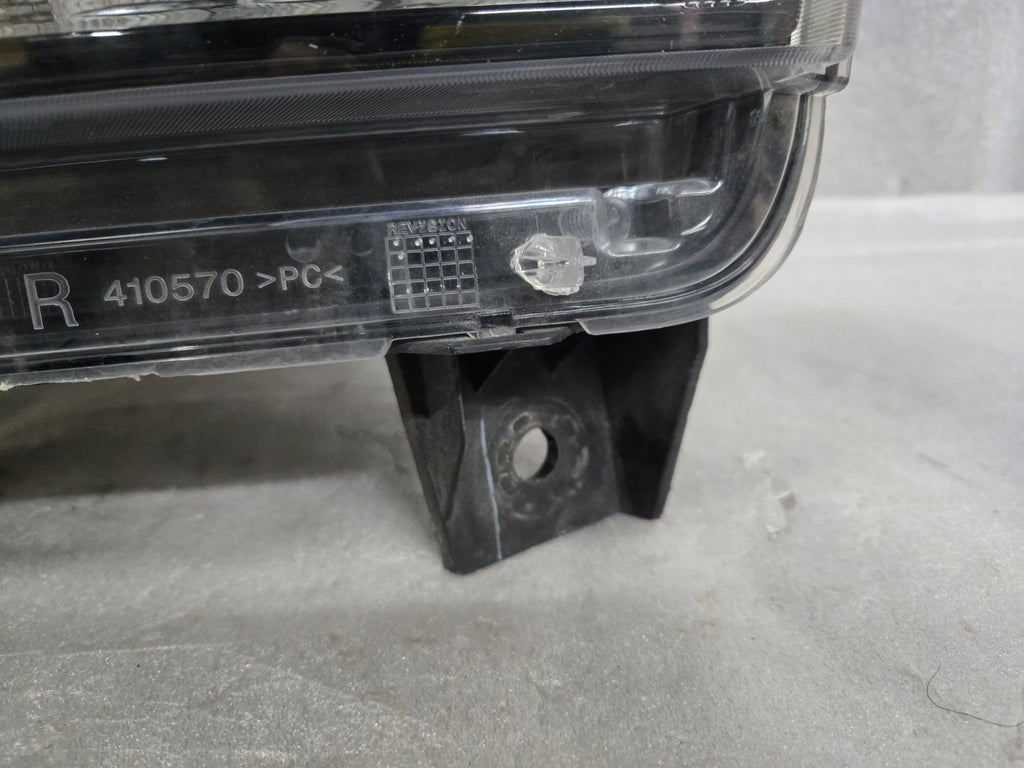 2014-2018 Dodge Durango HID Headlight Right RH Passenger Side 68184830AE OEM R