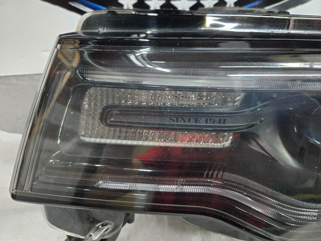 2017 - 2022 Jeep Grand Cherokee Left LH Non-AFS Xenon Headlight OEM 68426873AD