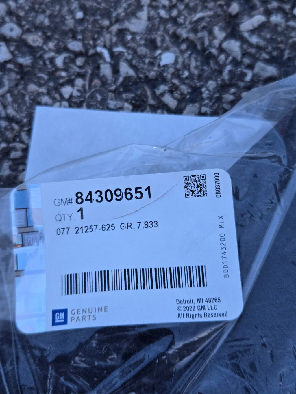 Genuine GM Rear Passenger Side Bumper Fascia Guide 84309651 OEM