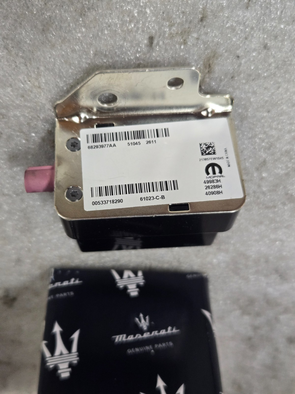 Maserati Levante Modena S Automatic 3.0 BT Antenna 675001149 OEM 68293977AA