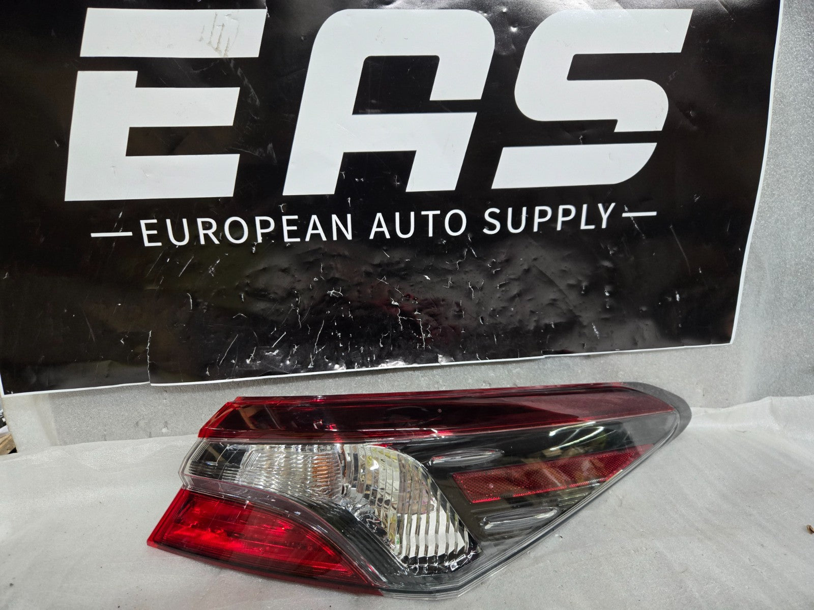 2018-2023 Toyota Camry Outer Tail Light Right RH Passenger Side OEM