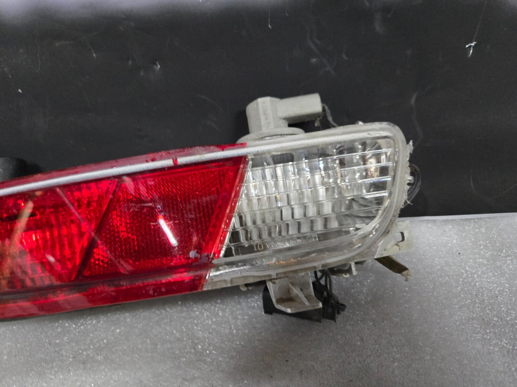 2004-2007 BMW 645ci Rear Bumper Tail Light Right Passenger OEM 63217165816