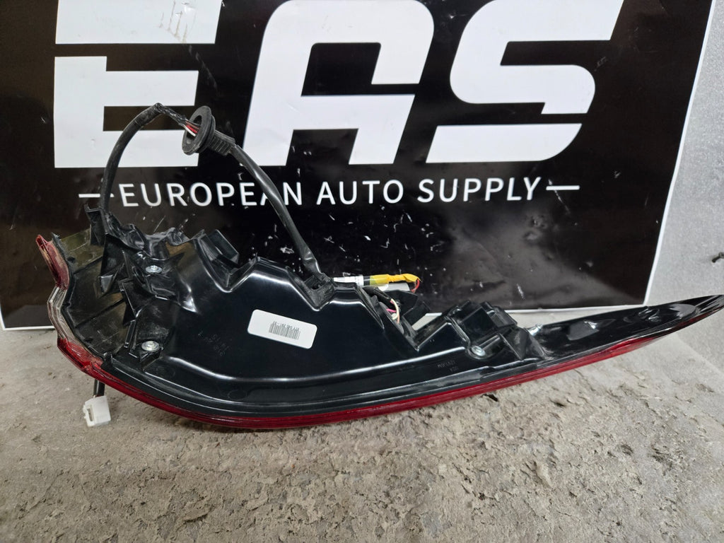 2018-2023 Toyota Camry TRD Rear Right Passenger Outer Tail Light OEM 9TY945281