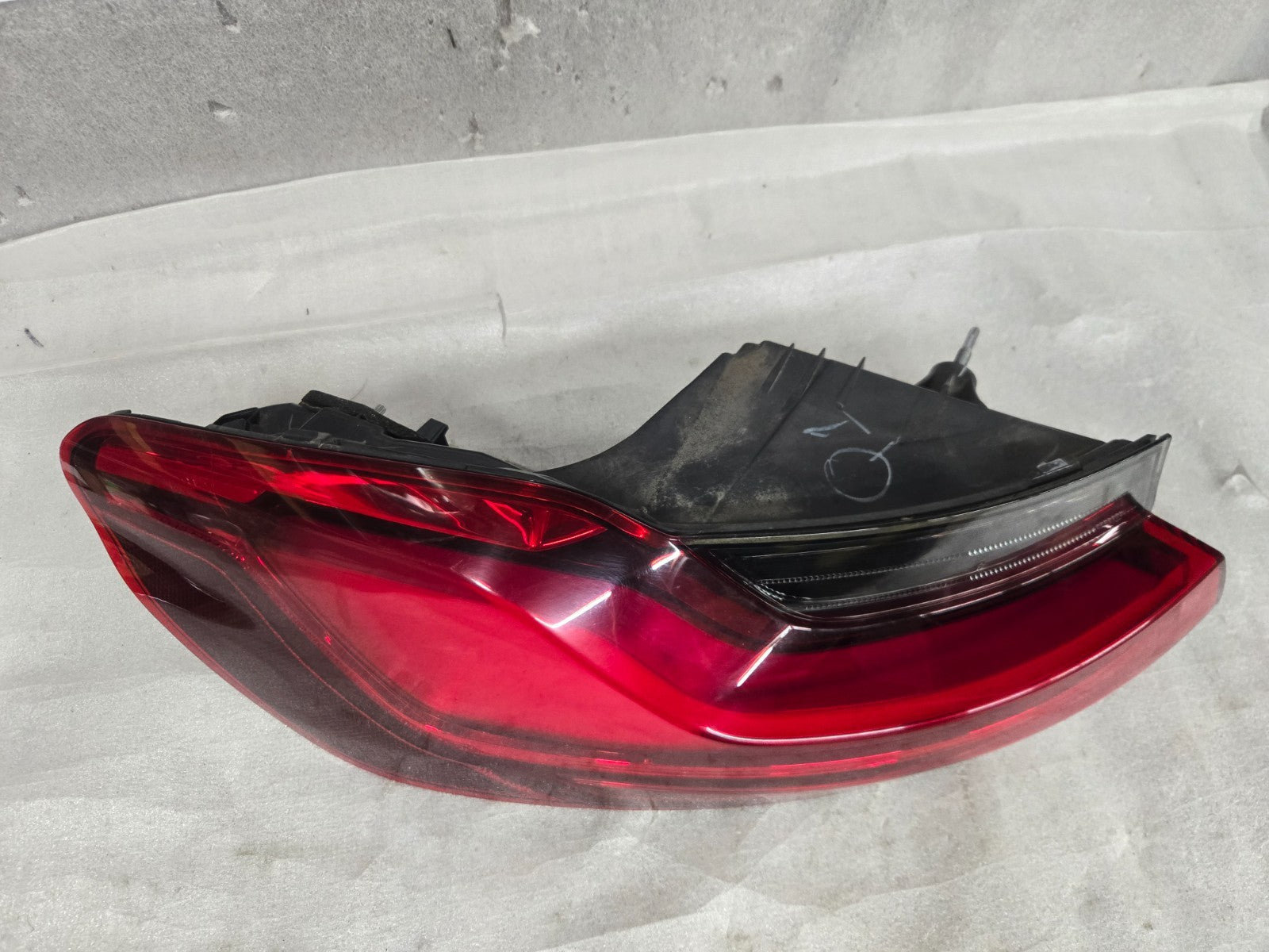 2019-2023 BMW X4 G02 REAR LH LEFT DRIVER SIDE OUTER QUARTER TAIL LIGHT LAMP OEM