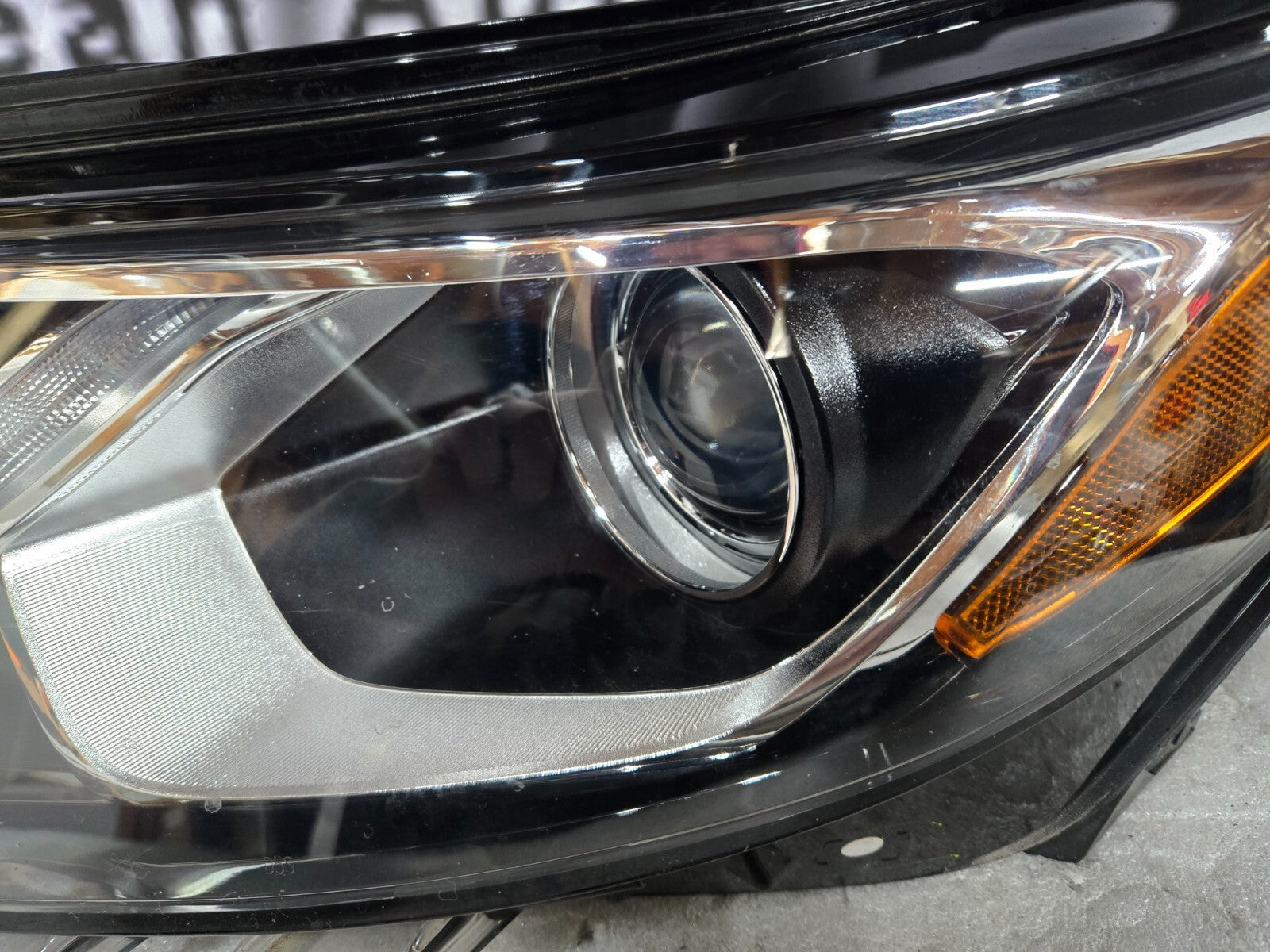 2018 2019 2020 2021 Chevrolet Equinox Headlight Left LH Driver OEM Xenon HID