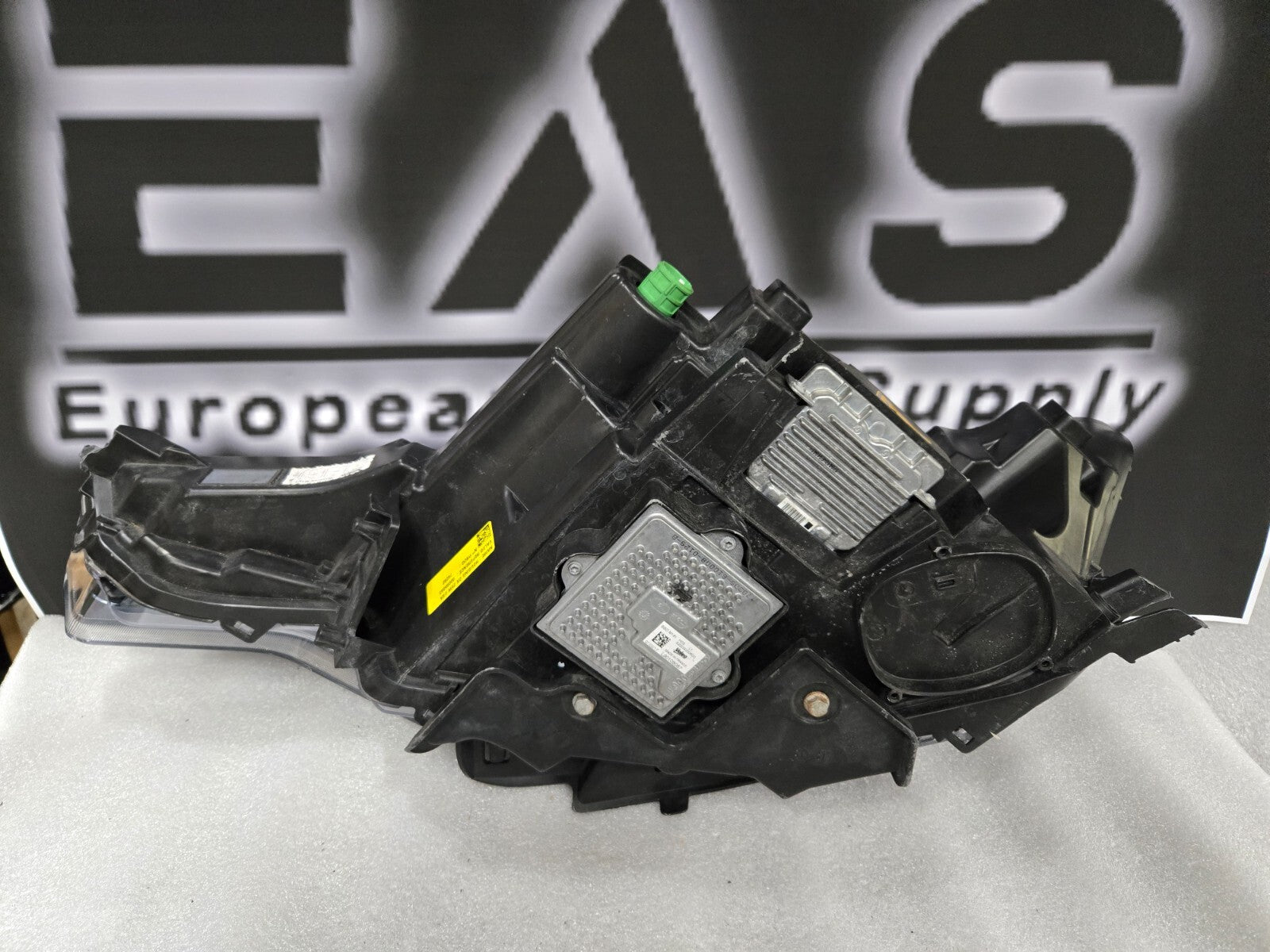 2017-2020 Maserati Levante Right RH Passenger HID Xenon Headlight 670034639 OEM