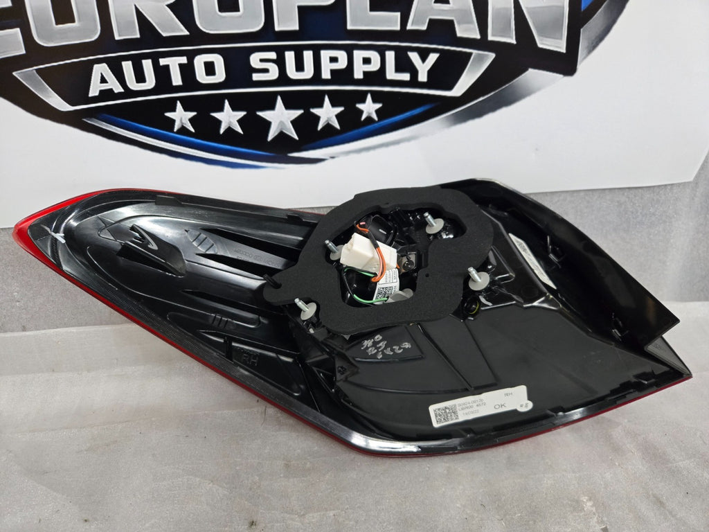 2017 2018 Kia Forte Tail Light Right RH Passenger Side 92402B0600 OEM NEW!