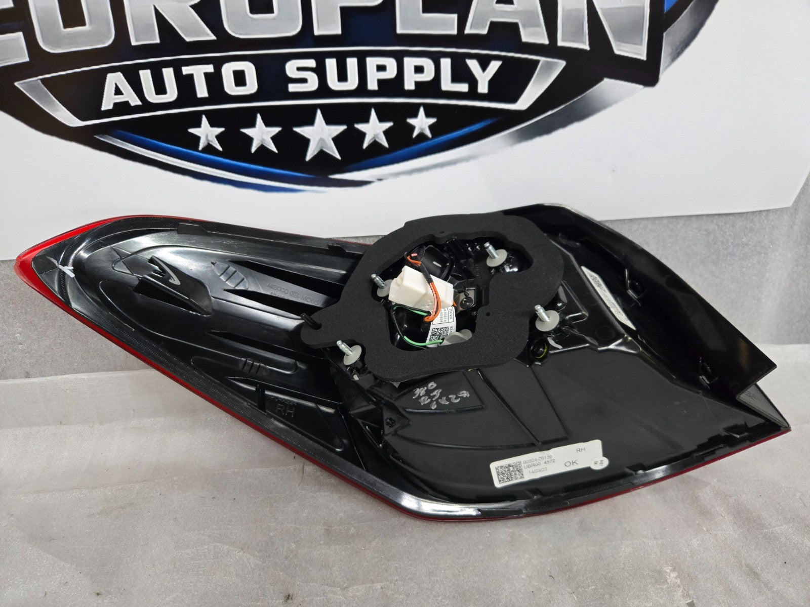 2017 2018 Kia Forte Tail Light Right RH Passenger Side 92402B0600 OEM NEW!